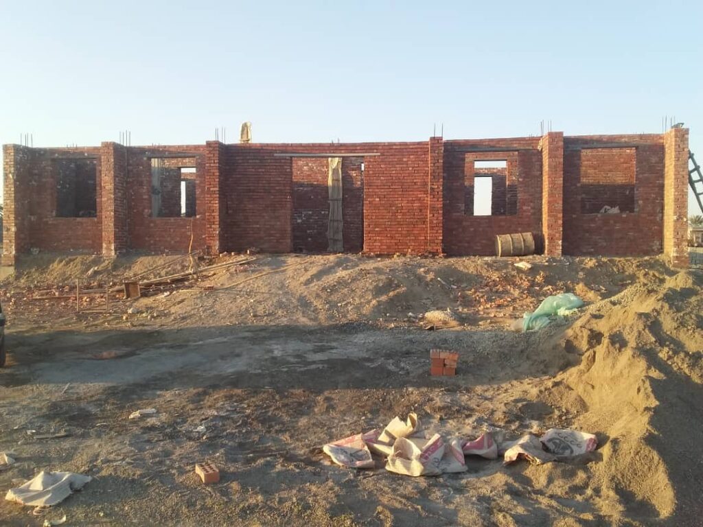 مراحل پایانی ساخت مدرسه روستای ده‌پیش